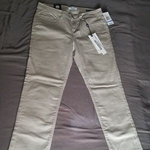 5 for 15! NWT Kenzie Light Khaki Straight Jeans